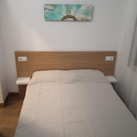 Habitacion Economica Con Bano Privado En Pleno Centro De Figueres Figueres  Exterior foto