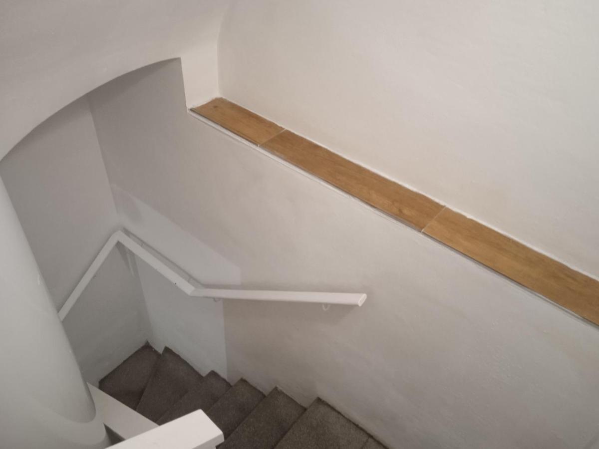 Habitacion Economica Con Bano Privado En Pleno Centro De Figueres Figueres  Exterior foto